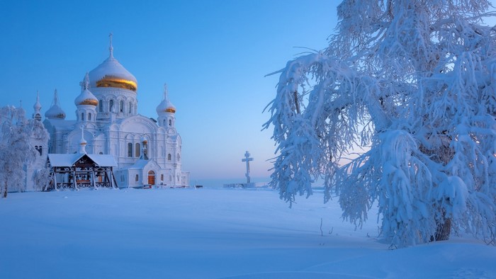 Belogorsk Monastery in winter with golden domes