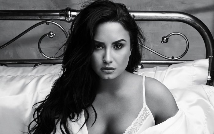 Demi Lovato in bed