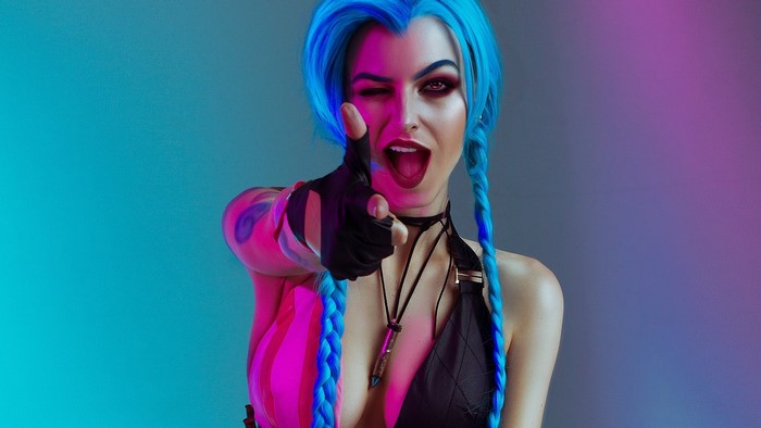 Jinx from League of Legends Cosplay