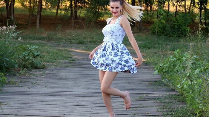 4K Girl in a Floral Dress