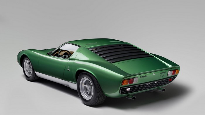 Green Lamborghini Miura SV rear view