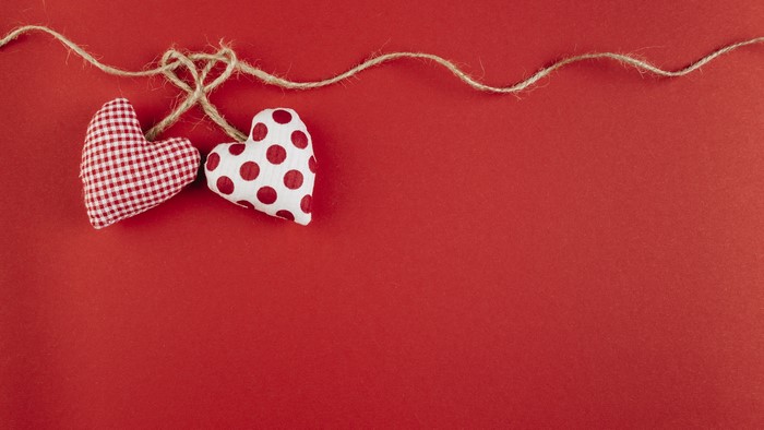 4K Love Hearts on Twine