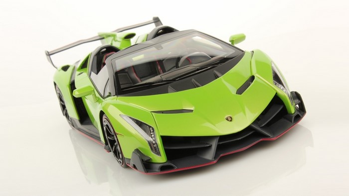 Green Lamborghini Veneno Roadster toy car