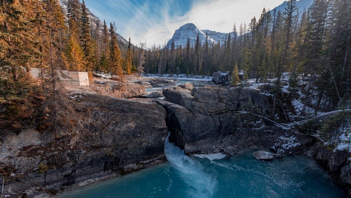 Natural Bridge Waterfall in Jasper National Park