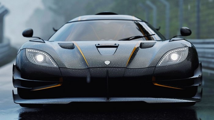 Koenigsegg CCX on a wet race track