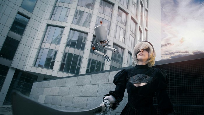 2B and Pod 042 from NieR:Automata cosplay