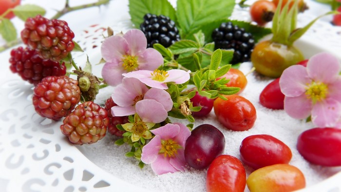 4K Berries and Flowers on White Plate