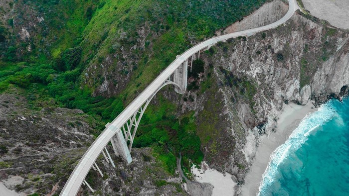Bixby Creek Bridge on a cliff overlooking the ocean