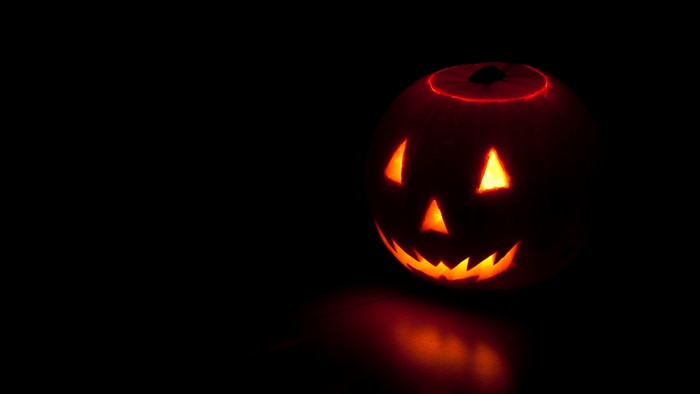Jack-o'-lantern glowing in the dark