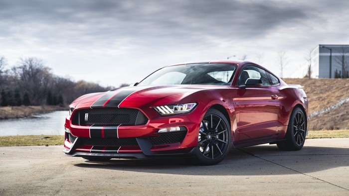Red Ford Mustang Shelby GT350