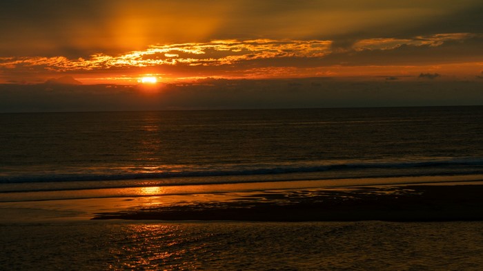 4K Sunset Over the Ocean