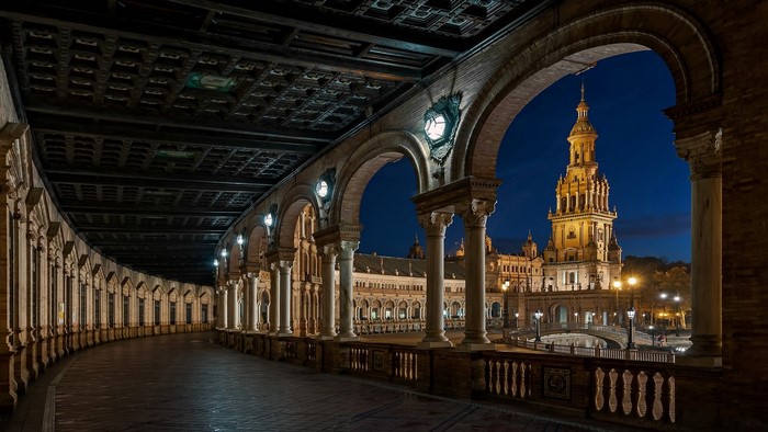 Plaza de España Seville at night