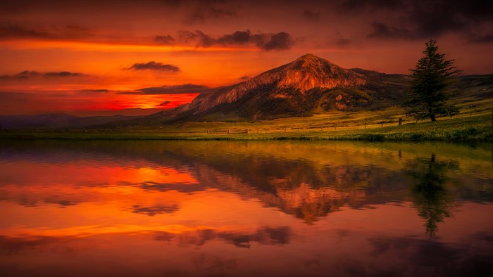 Mountain reflection at sunset 4K