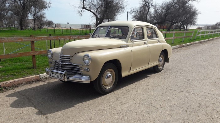GAZ-20 Pobeda car parked by the sea