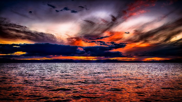 Dramatic Sunset Over the Ocean