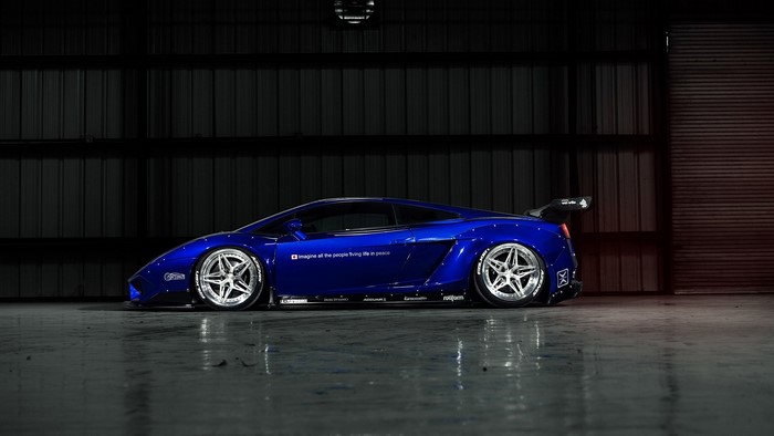 Blue Lamborghini Gallardo with custom body kit