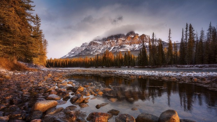 Mountain range and river in Alberta, Canada