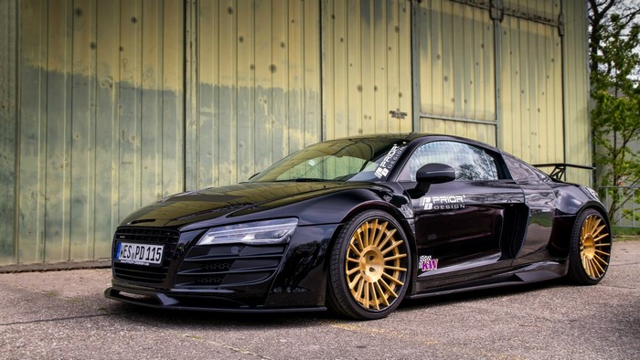 Black Audi R8 with gold rims