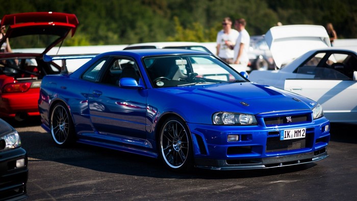 Blue Nissan Skyline GT-R R34