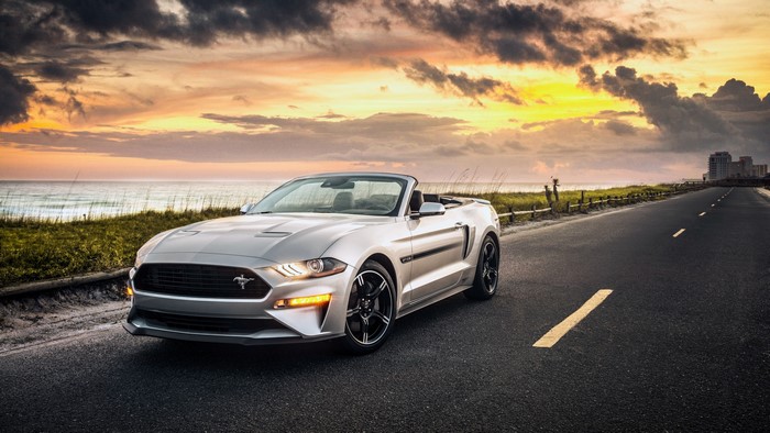 4K 2019 Ford Mustang Convertible at Sunset