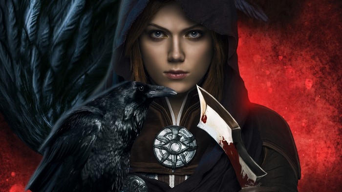 Leliana from Dragon Age Cosplay with Raven and Knife