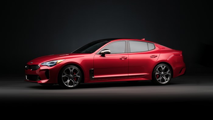 Red Kia Stinger 4K