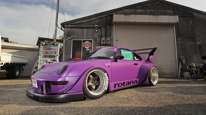 Purple Porsche 911 933 Turbo Rotana