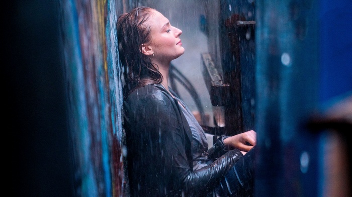 Sophie Turner from X-Men: Dark Phoenix in Rain 4K