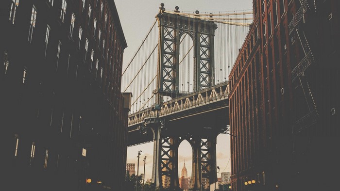 Manhattan Bridge and buildings in New York City