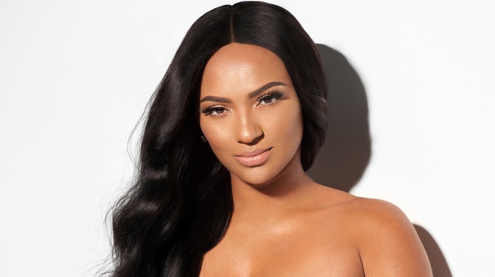 Tara Wallace 4K
