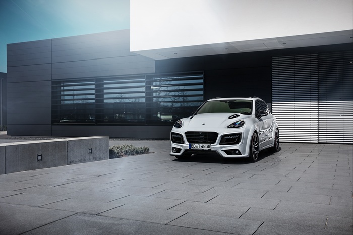 White TechArt Magnum Porsche Cayenne 2018