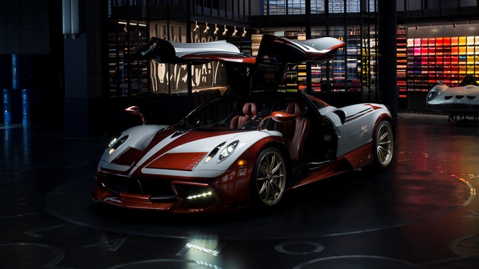 Pagani Huayra Lampo concept car with gullwing doors open