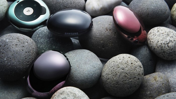 Samsung MP3 players on stones