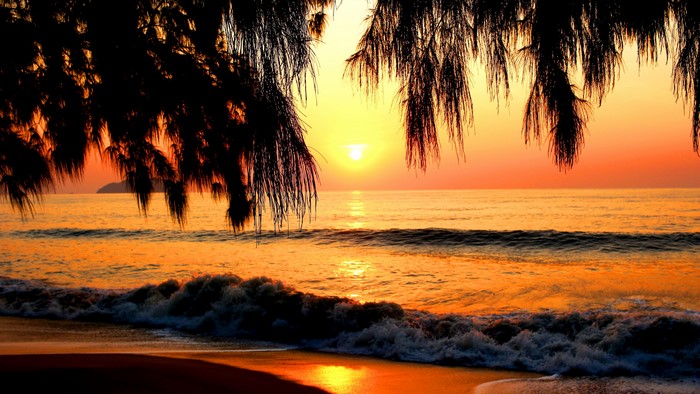 4K Sunset Over the Ocean