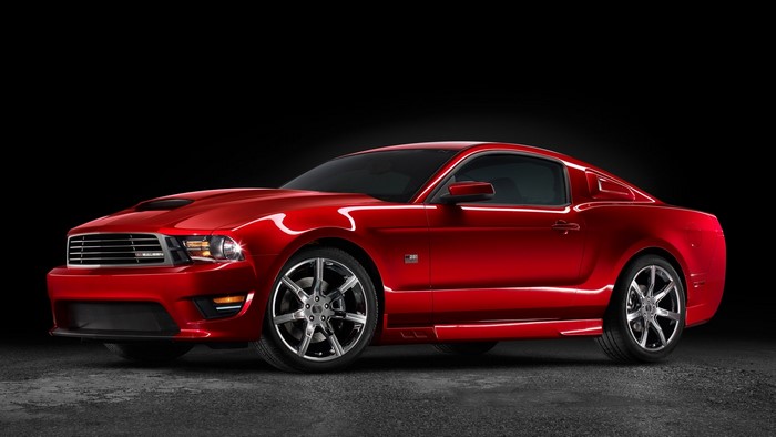 Red Ford Mustang GT