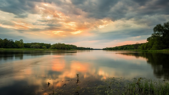 4K River at Sunset