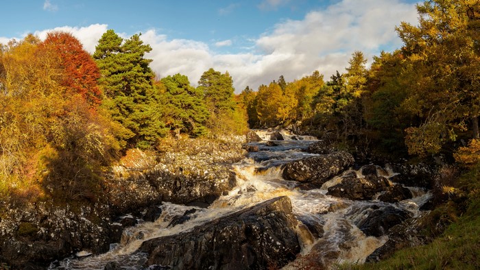 4K Mountain river in autumn