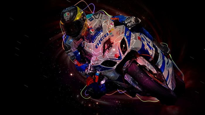 Motorcyclist with number 4 on a Suzuki