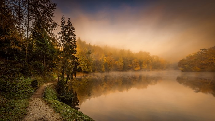 4K Autumn Morning Fog Over Lake