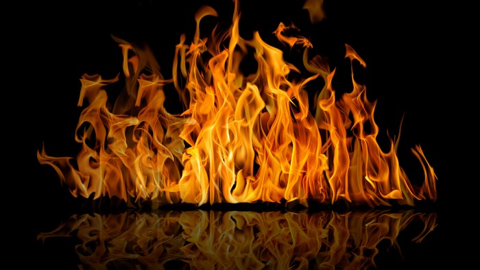 4K Fire Reflection