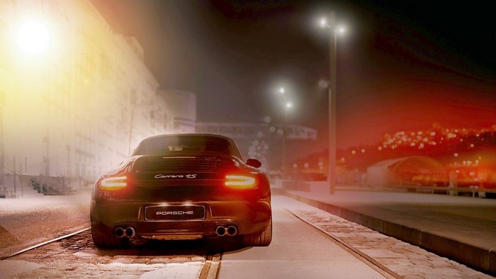 Porsche Carrera 4S at night