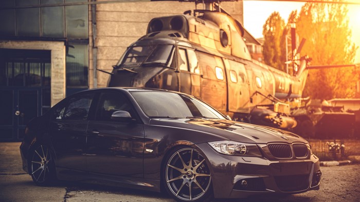 4K BMW E92 and Helicopter