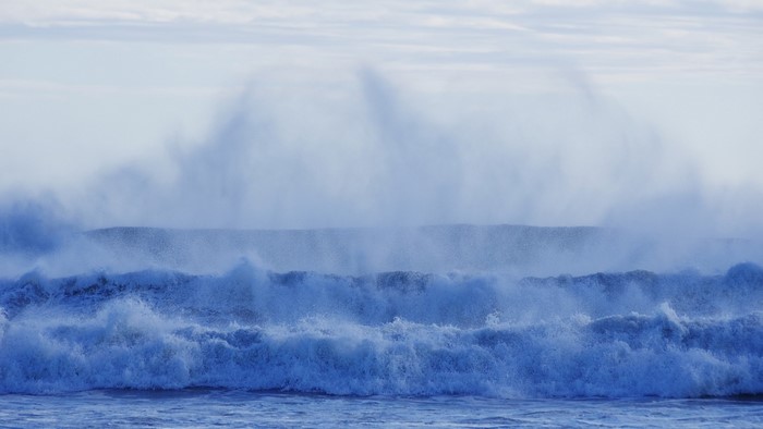 Waves crashing on the shore