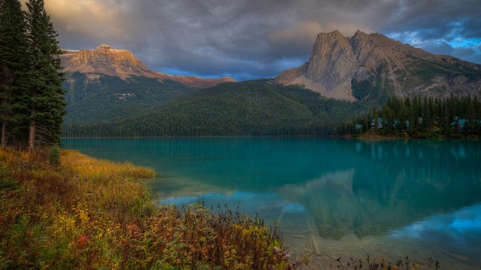 Turquoise lake and mountains at Emerald Lake