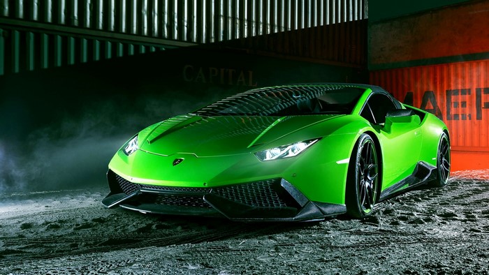 Green Lamborghini Huracan Spyder
