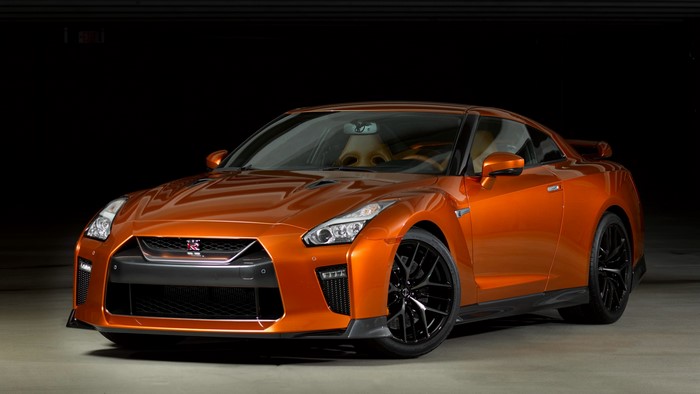 4K Nissan GT-R