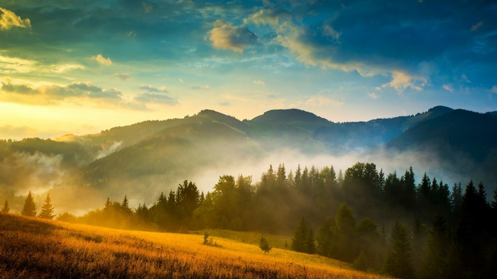 4K Morning Mountain Landscape with Fog