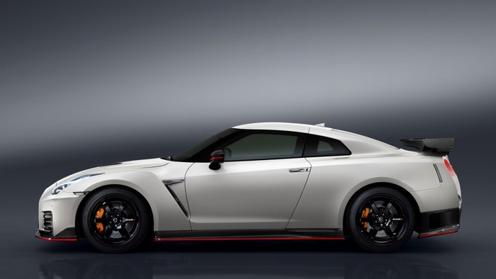 White Nissan GTR Nismo