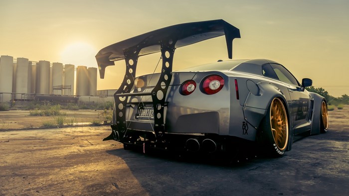 Nissan GT R with large rear wing