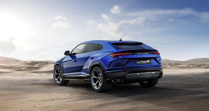 4K Lamborghini Urus Off-roading Super SUV
